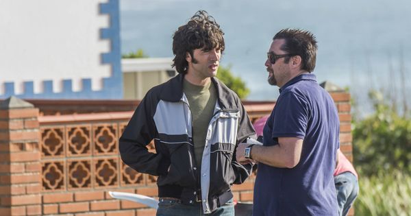 Foto: Ramón Campos con Javier Rey, protagonista de 'Fariña'. (Atresmedia Televisión)