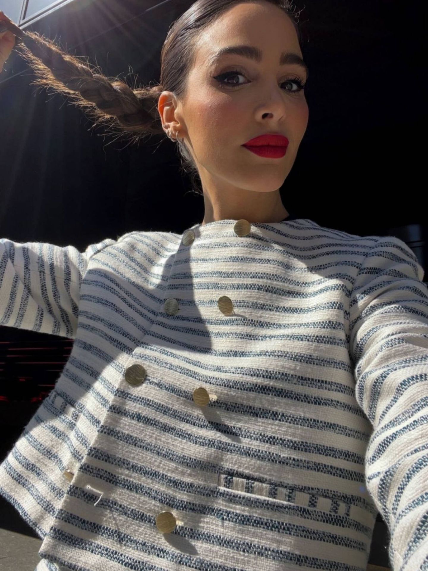 Rocío Osorno enseña su estilismo 'Gossip Girl' en stories. (Instagram @rocioosorno)