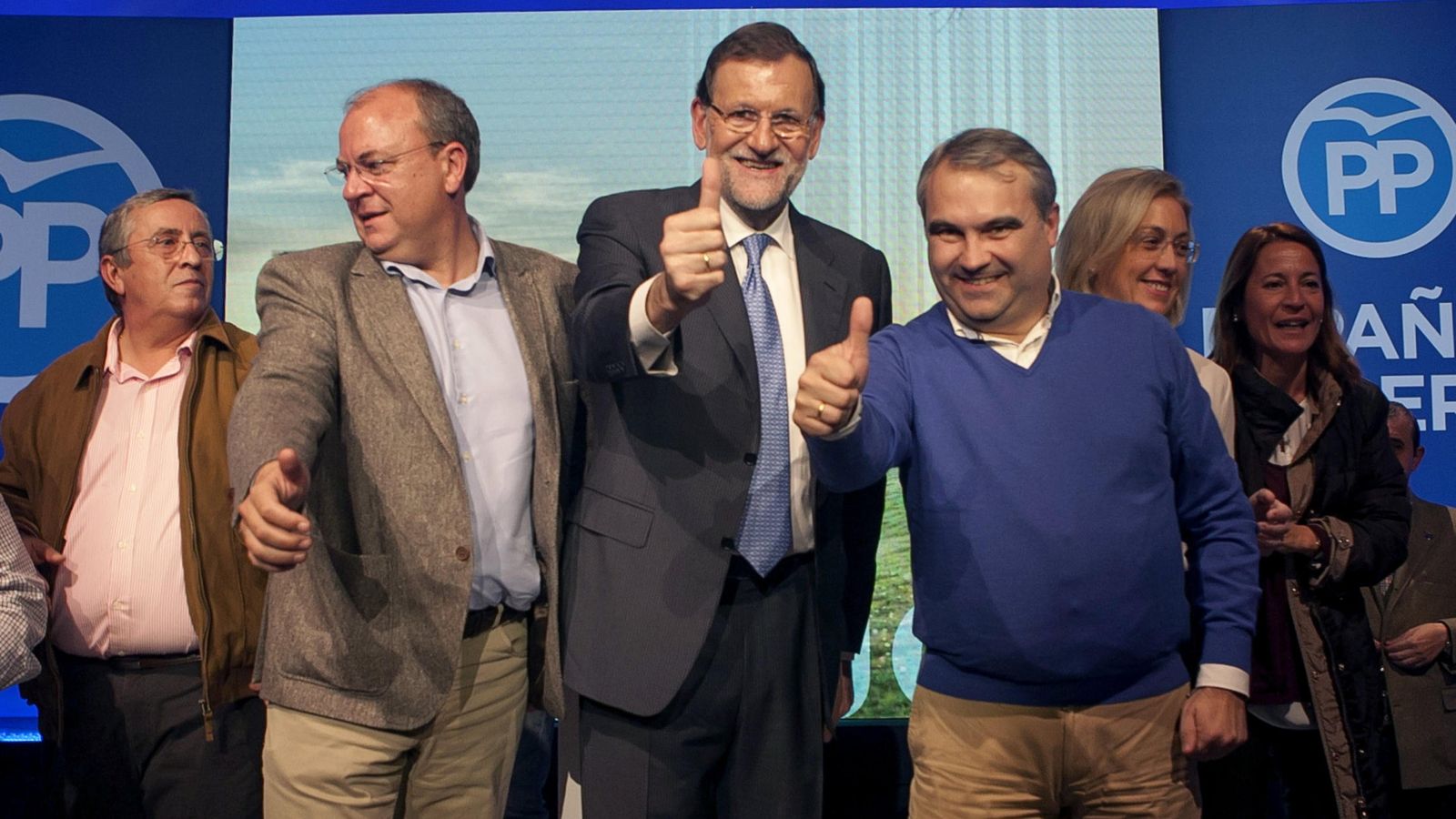 Foto: El presidente del Gobierno y del PP, Mariano Rajoy en Badajoz. (EFE)