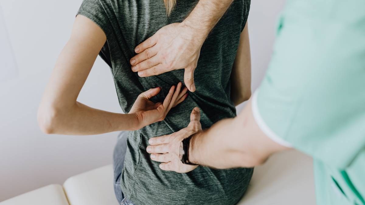 Dolor de espalda: por qué no debes hacer reposo ante una lumbalgia