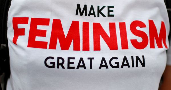 Foto: Una camiseta a favor del feminismo. (Reuters)