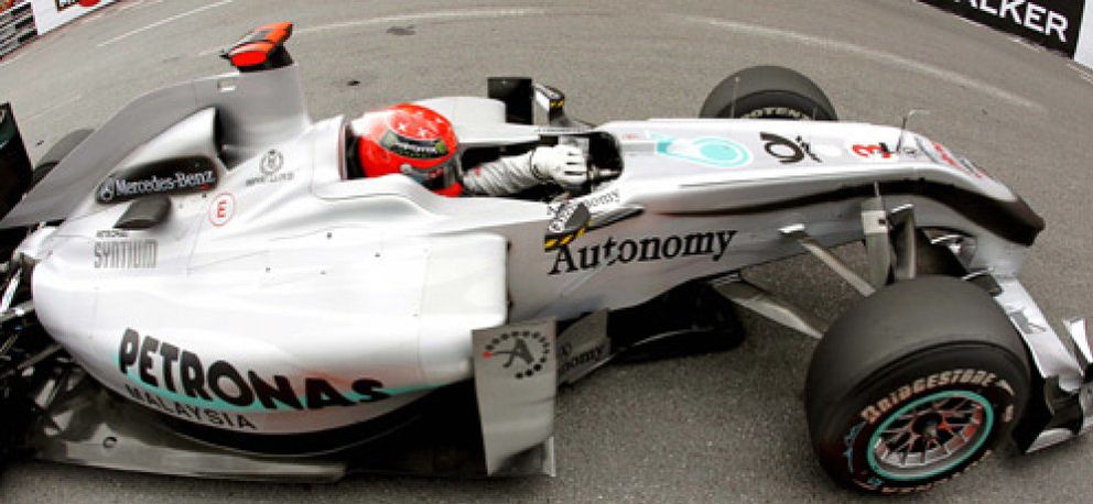 Foto: Mercedes decide no recurrir la "desproporcionada" sanción a Schumacher