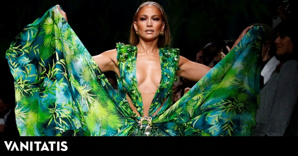 vehículo global Construir sobre 3 cosas que todavía no sabes del 'Jungle dress' de Jennifer Lopez