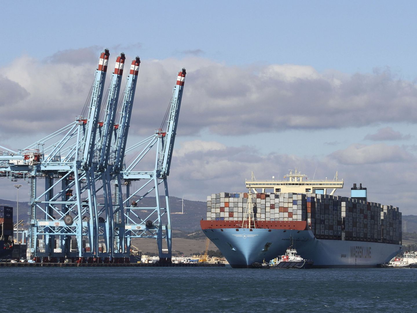 El Maersk MacKinney Moller, cuando hizo su primera escala en Algeciras. (Efe)