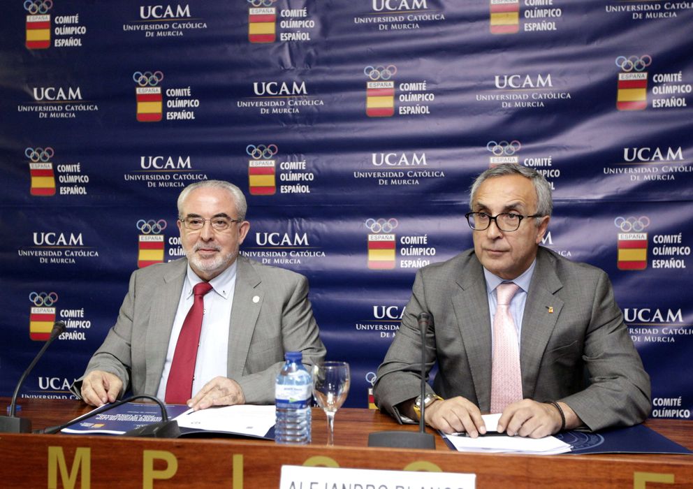 Foto: José Luis Mendoza, presidente de la UCAM, y Alejandro Blanco, presidente del COE (Efe). 