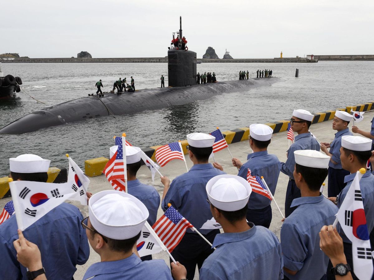 Foto: El submarino nuclear estadounidense USS Cheyenne en Corea del Sur, en 2017. (EFE)