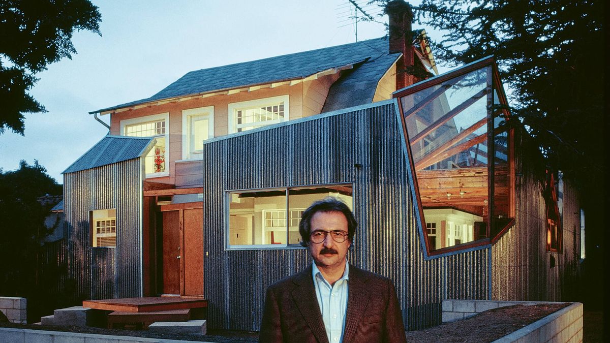 Una casa dentro de otra casa: el edificio Frankenstein que hizo famoso a Frank Gehry