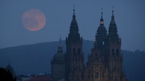 Ni Gijón ni Santander: estas son las mejores ciudades de España para ver la superluna rosa