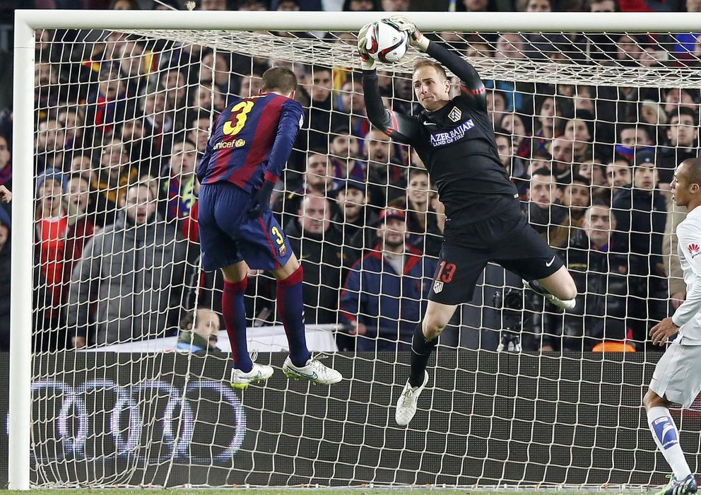 Foto: Oblak realiza una parada en el partido ante el Barcelona del Camp Nou (Reuters). 