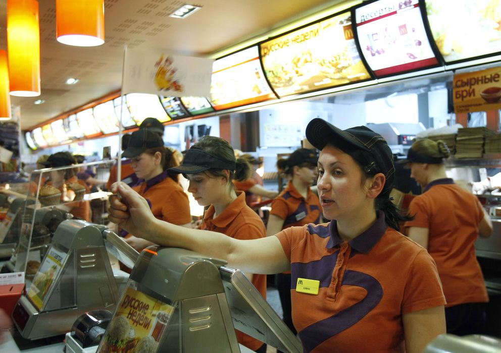 Foto: McDonald's ha reconocido que el 90% de sus trabajadores tienen un 'contrato sin horas'. (Reuters)