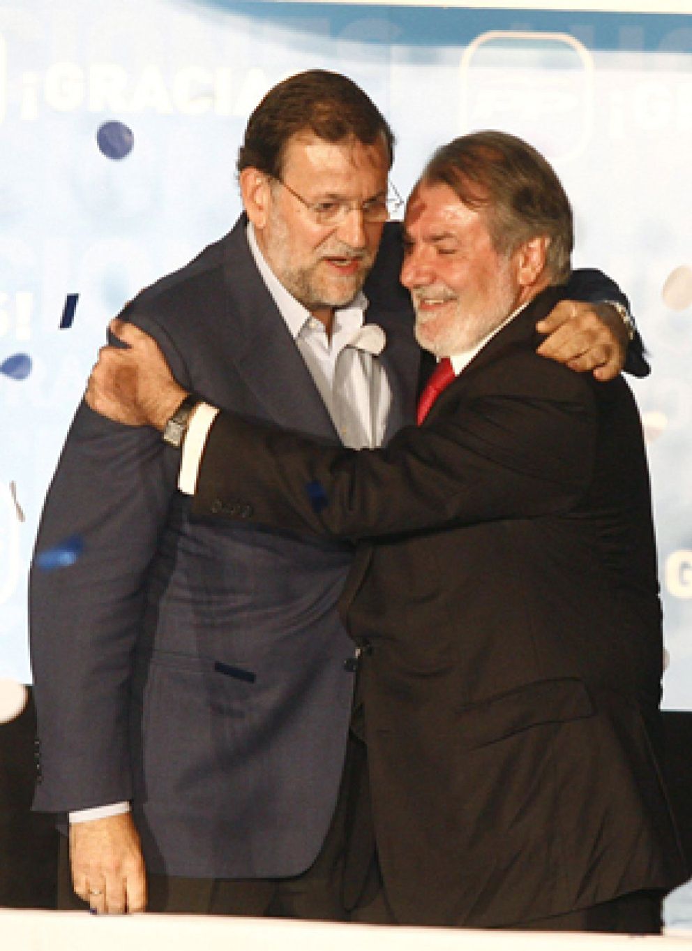 Foto: La holgada victoria de Rajoy consolida su liderazgo 
y mete en problemas a Zapatero