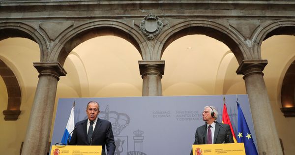 Foto: El ministro de Exteriores ruso Serguéi Lavrov en una rueda de prensa conjunta con el español Josep Borrell durante una visita oficial a Madrid, el 6 de noviembre de 2018. (Reuters)