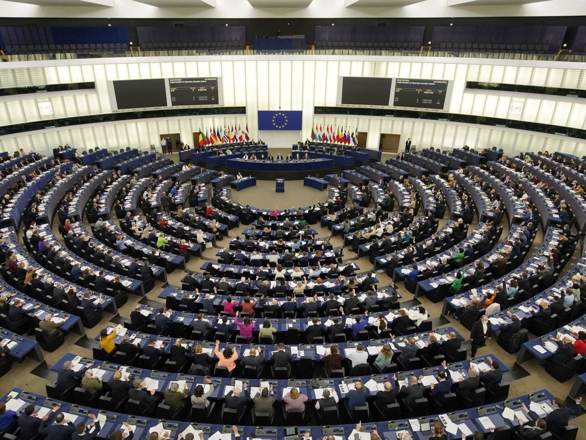 Foto: Miembros del Parlamento Europeo en Estrasburgo. (EFE/Ronald Wittek)