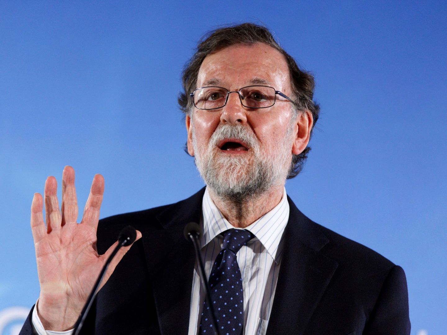 Rajoy durante su intervención este jueves en el acto electoral del PP vasco en Vitoria. (EFE)