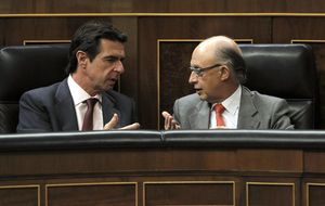 Montoro revienta la 'reforma Soria' para preservar el déficit público
