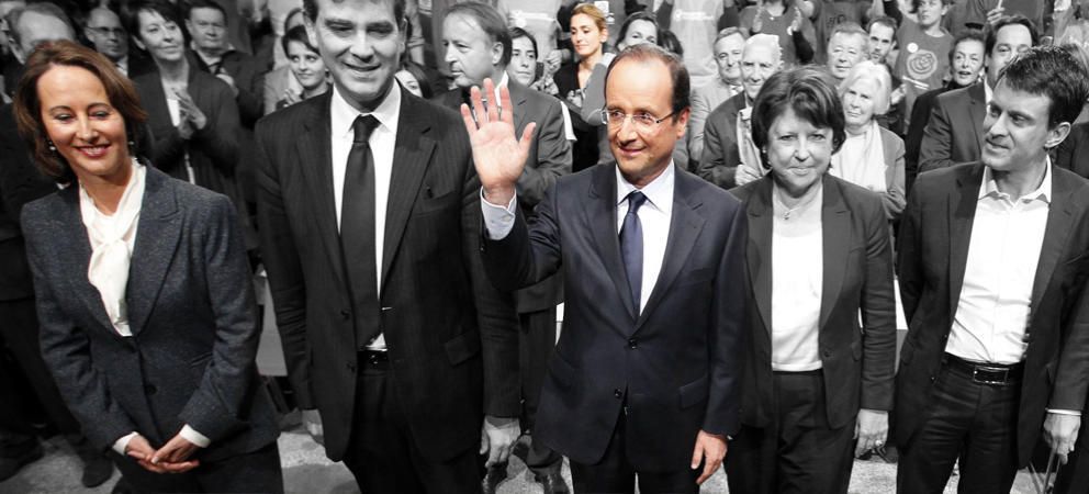 Hollande durante un acto en 2011 en el que coincidieron Ségoléne Royal, Trierweiler y Gayet (Reuters).