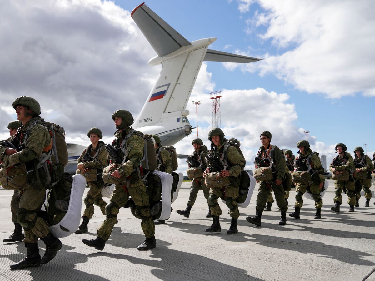 Foto: Tropas rusas, durante un ejercicio militar junto a Bielorrusia en Kaliningrado. (Reuters/Vitaly Nevar)