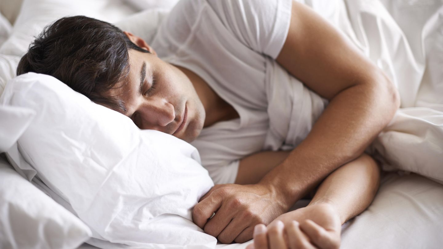Dormir bien es fundamental para rendir en el día a día. (iStock)