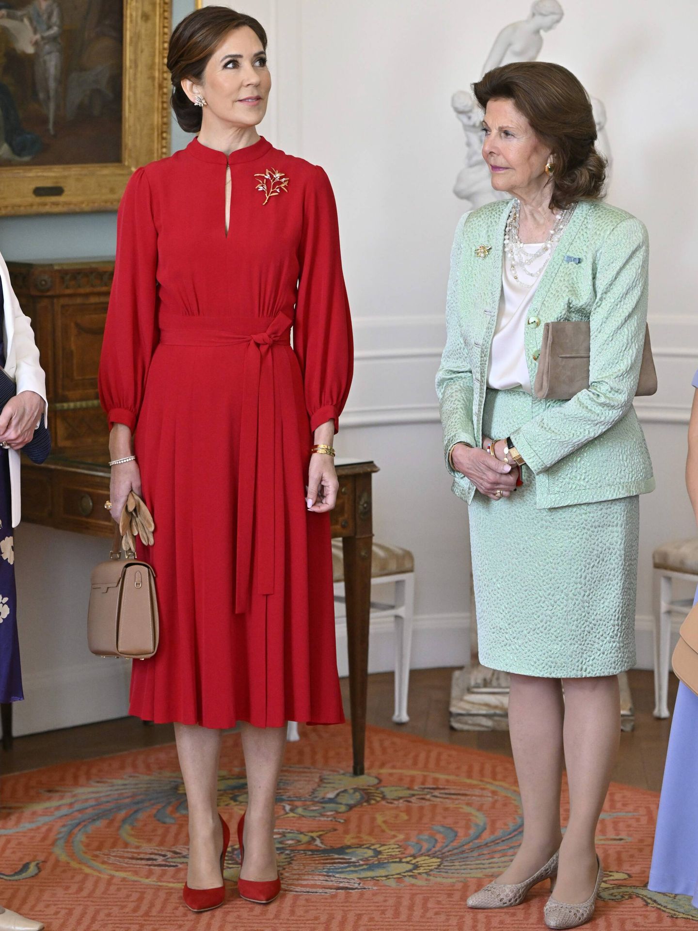 La reina Mary junto a la reina Silvia. (CP)