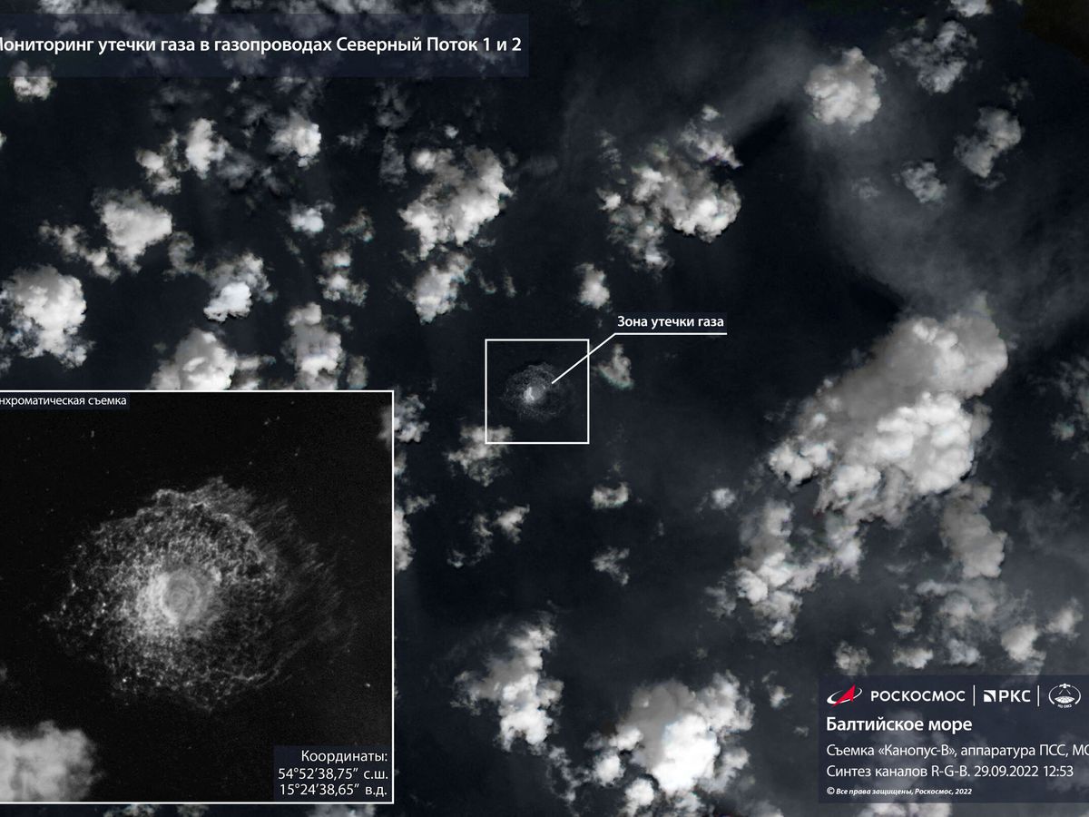Foto: Fotografía de archivo satelital de las burbujas provocadas por las fugas de gas en los gasoductos Nord Stream 1 y 2. (Reuters)