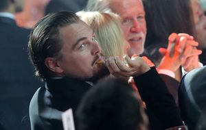 Se suicida el marido de la modelo que coqueteó con DiCaprio en Cannes