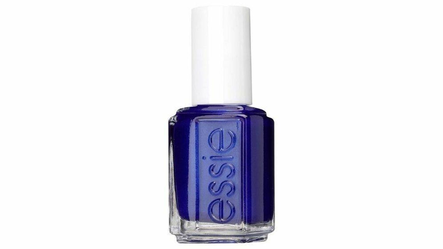 Esmalte de uñas tono: 092 Aruba Blue de Essie.