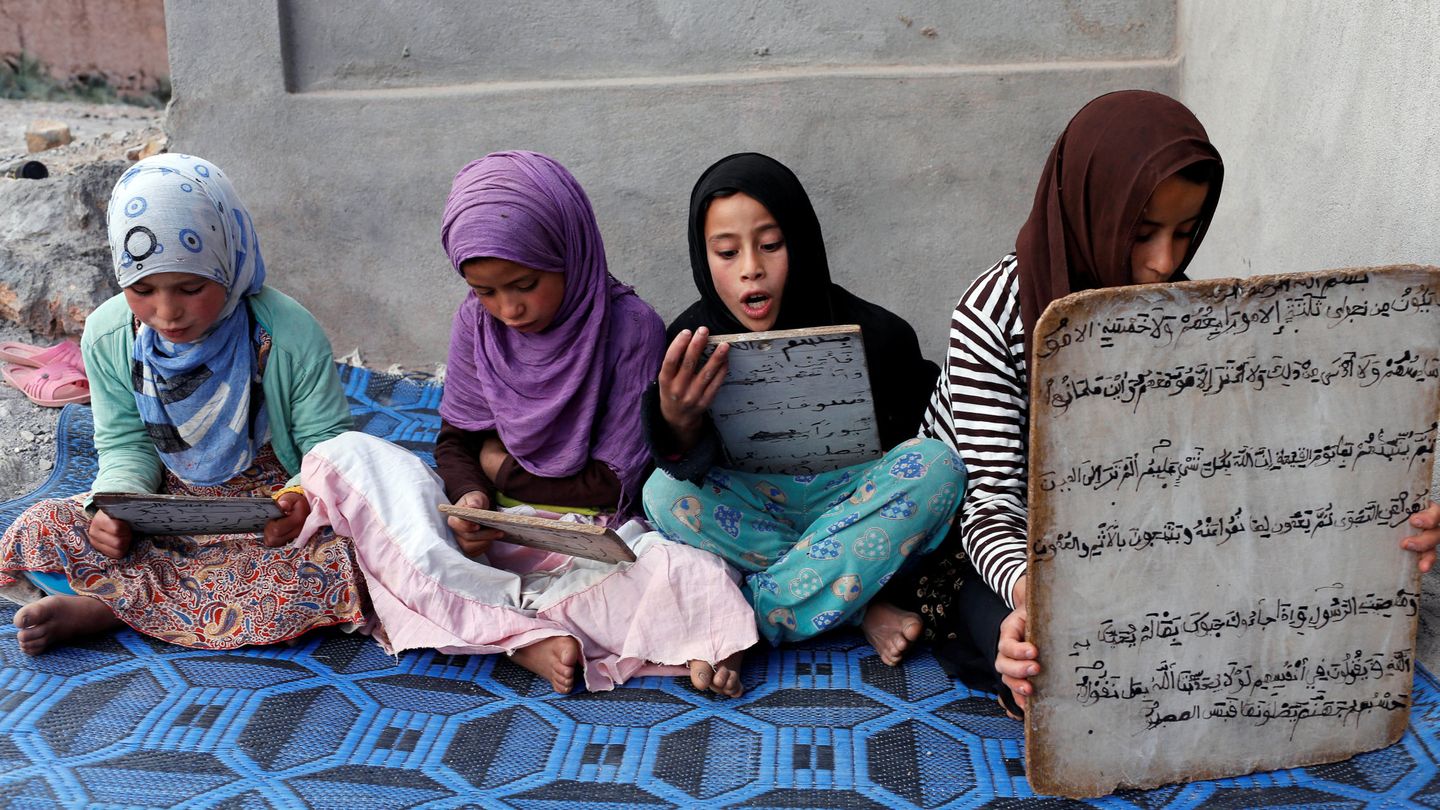 Niñas marroquíes en una 'madrasa'.  (Reuters)