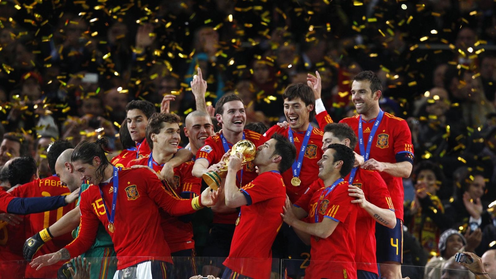 Foto: España ganó en Sudáfrica su primer título mundial (Kai Pfaffenbach/Reuters)