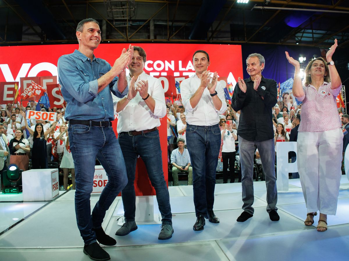 Foto: Sánchez, Zapatero y Ribera en el cierre de campaña en Fuenlabrada. (Europa Press/Alejandro Martínez Vélez)