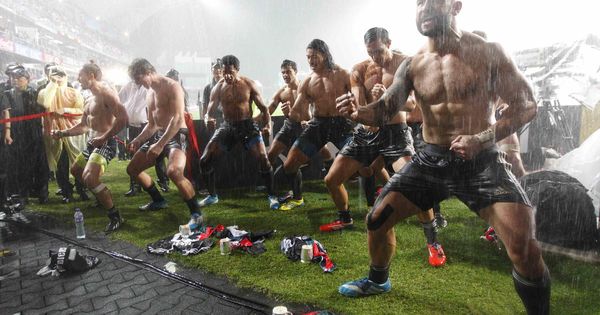 Foto: Jugadores del equipo de rugby de Nueva Zelanda en una de sus hakas. (Reuters)