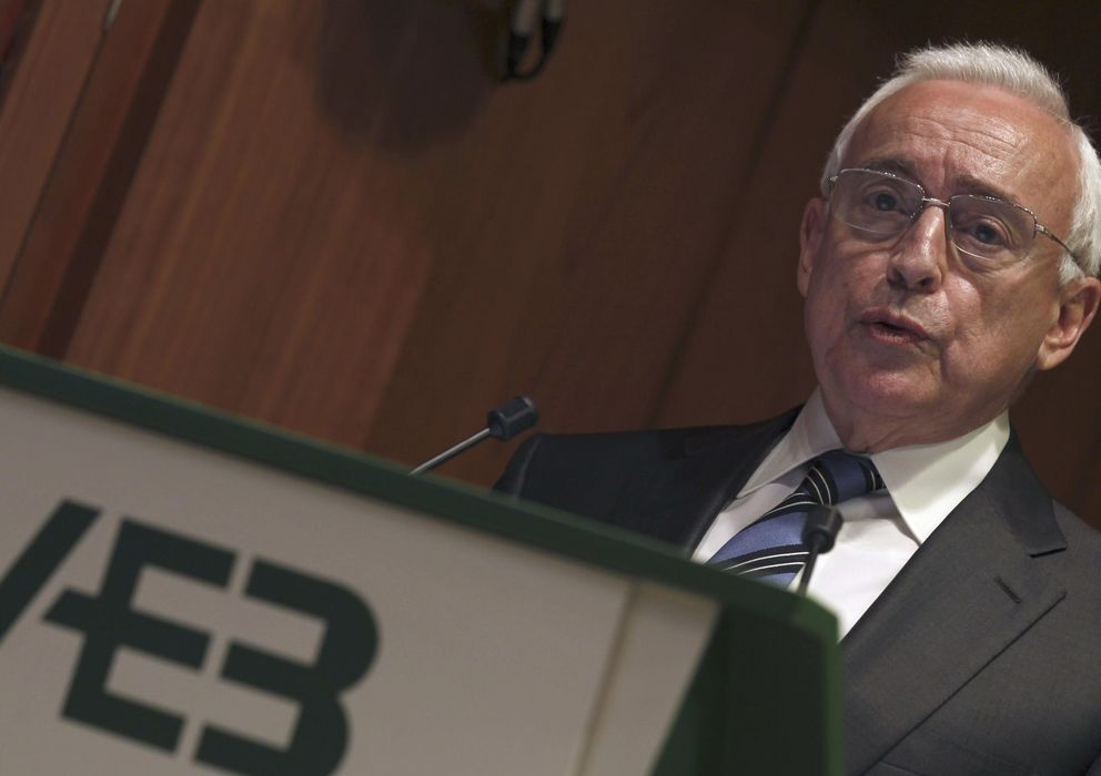 Foto: El expresidente de la Asociación Española de la Banca (AEB) Miguel Martín. (EFE)