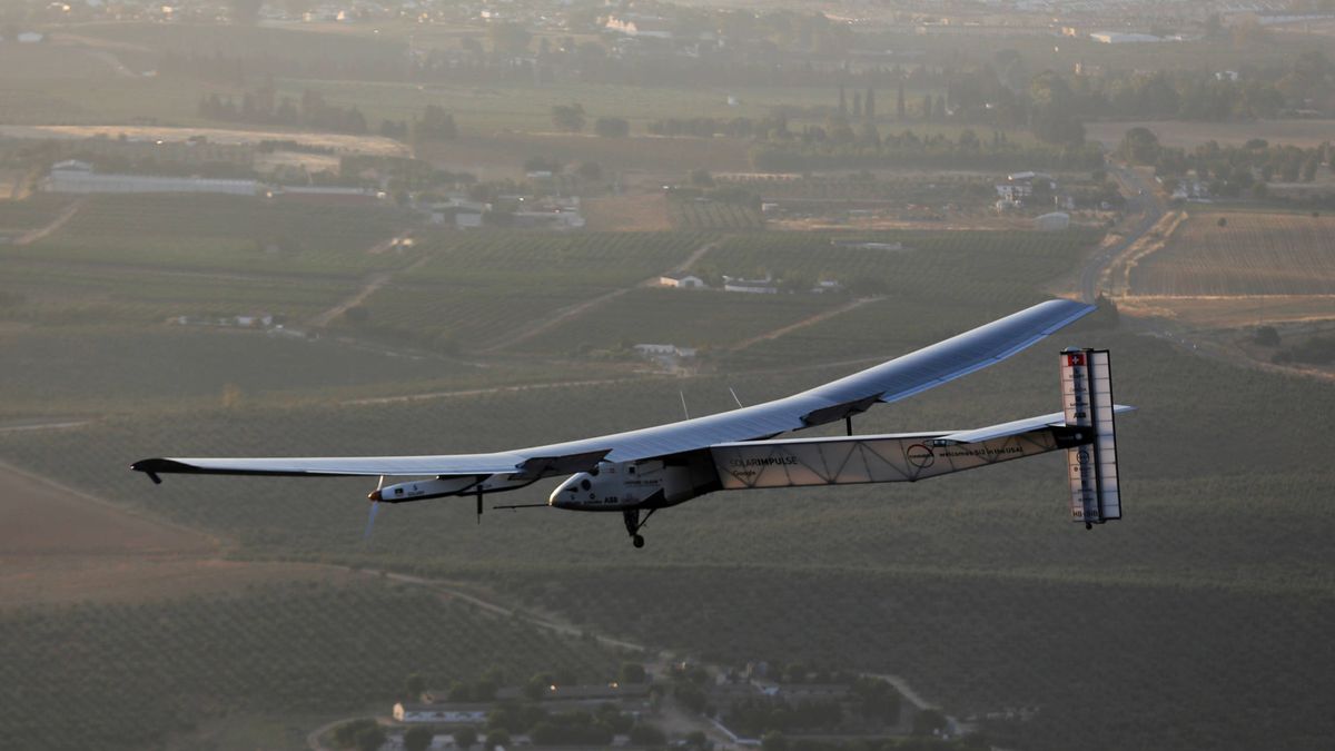 Conseguido: el avión Solar Impulse aterriza con éxito en Sevilla tras cruzar el Atlántico