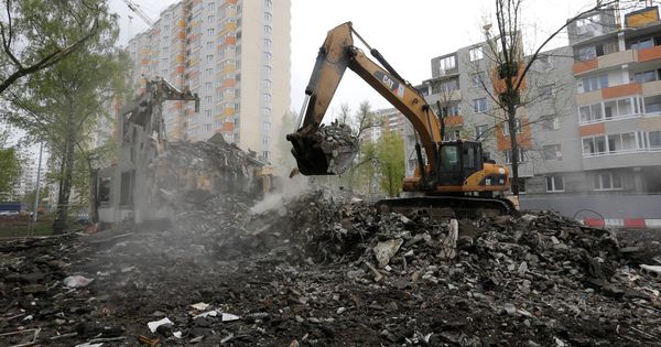 Foto: Demolición de un edificio. (Reuters)