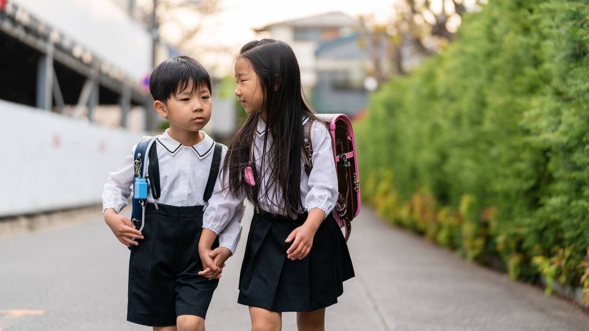 Los niños japoneses no caminan como los demás, según un nuevo estudio