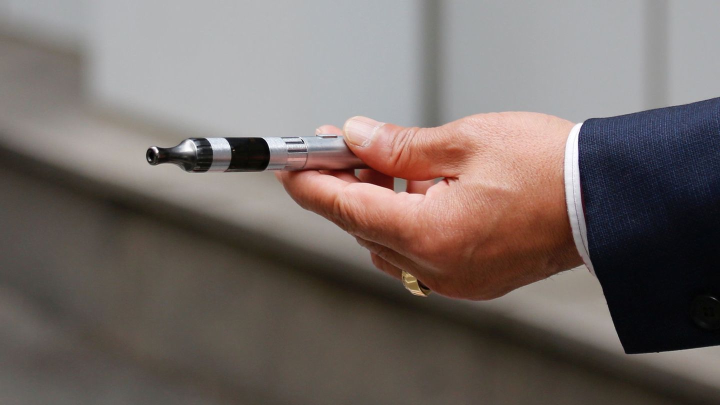 Un cigarrillo electrónico. (Reuters)