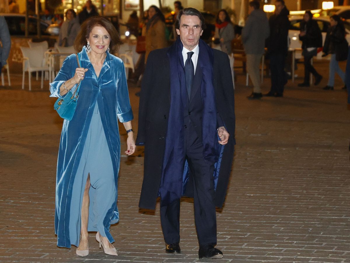 Foto: José María Aznar y Ana Botella, a su llegada al Teatro Real. (EFE/Mariscal)