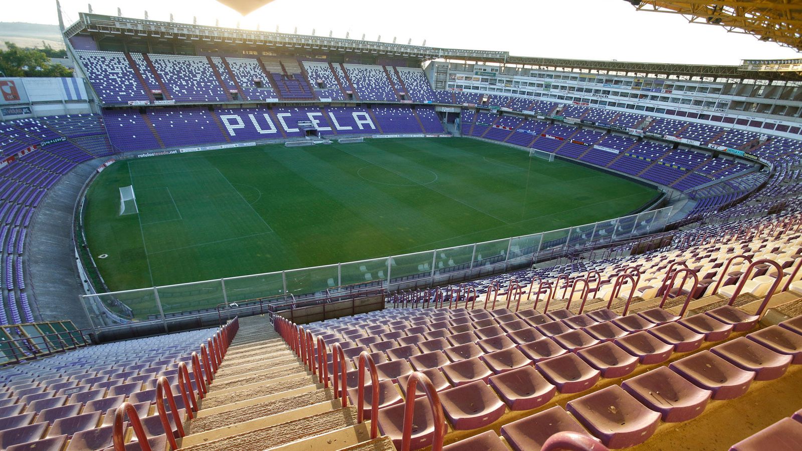 Foto: El balón oval tomará el estadio José Zorrilla con la disputa de la final de la Copa del Rey (EFE)