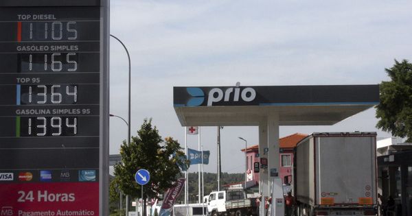 Foto: Imagen de archivo de una gasolinera de Portugal. (EFE) 
