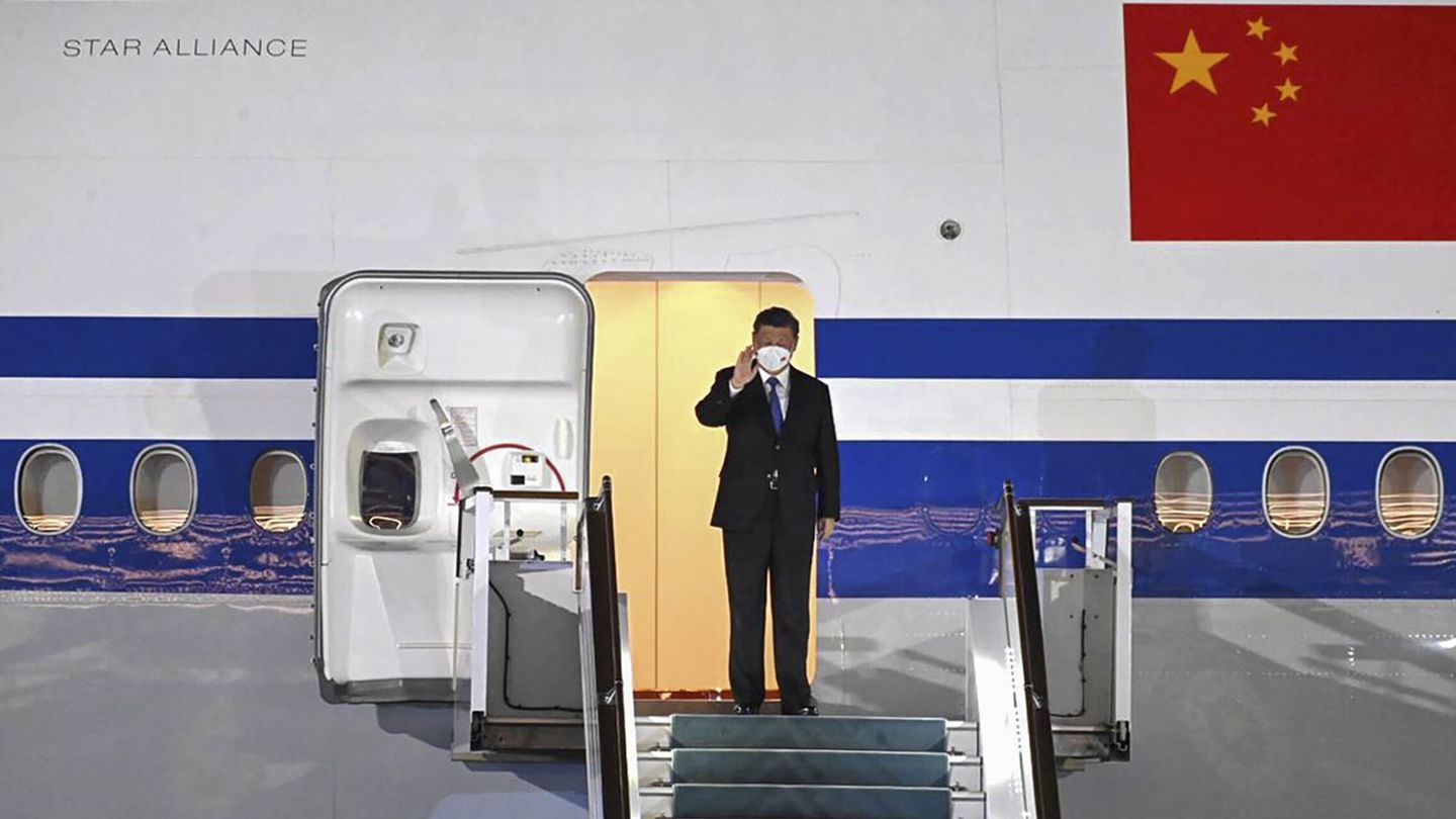  Xi Jinping, en un viaje oficial. (EFE)