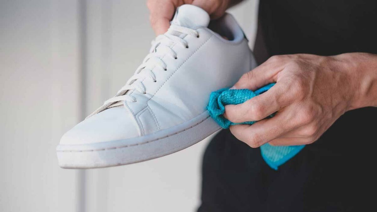 TRUCOS DE LIMPIEZA: Cómo limpiar y secar las zapatillas de tela blancas,  estos son los mejores trucos