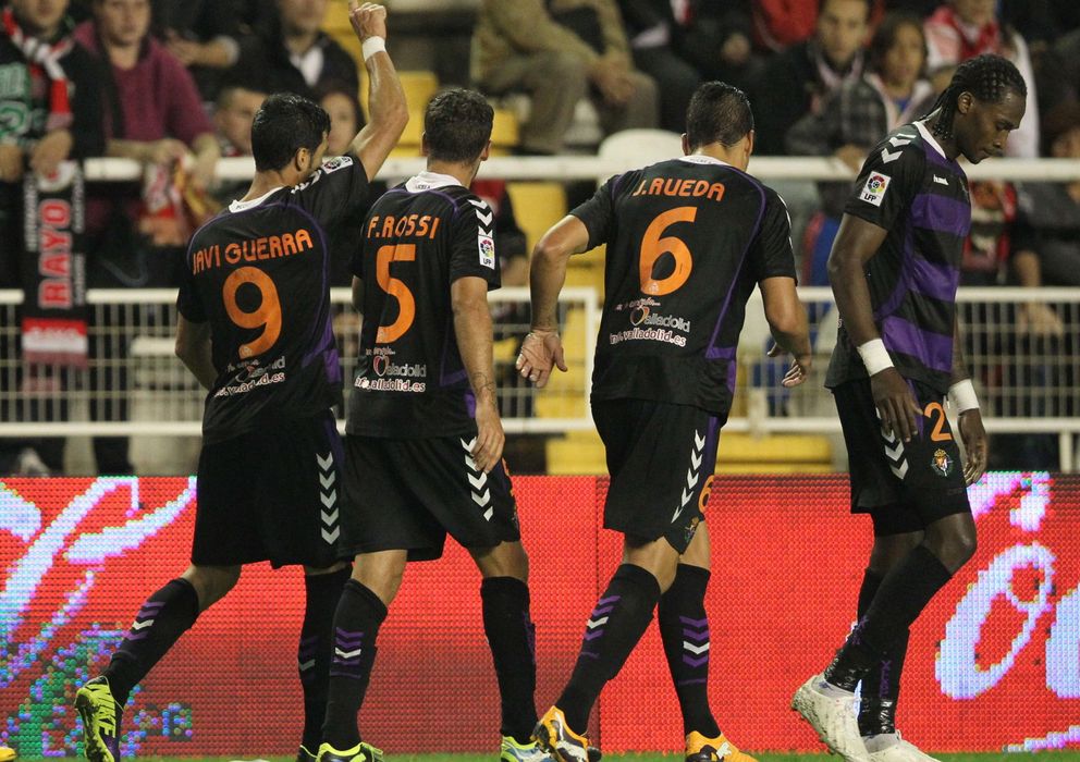 Foto: Los jugadores del Real Valladolid celebran el segundo gol del equipo (Efe).