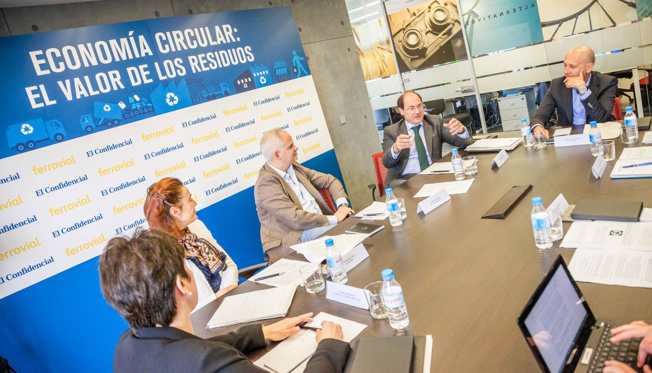 Debate organizado por Ferrovial y EC. (Foto: Jorge Álvaro Manzano)