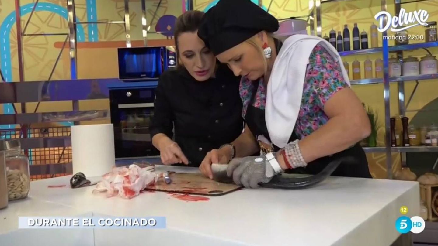 La cocinera con Lucía Pariente. (Telecinco).