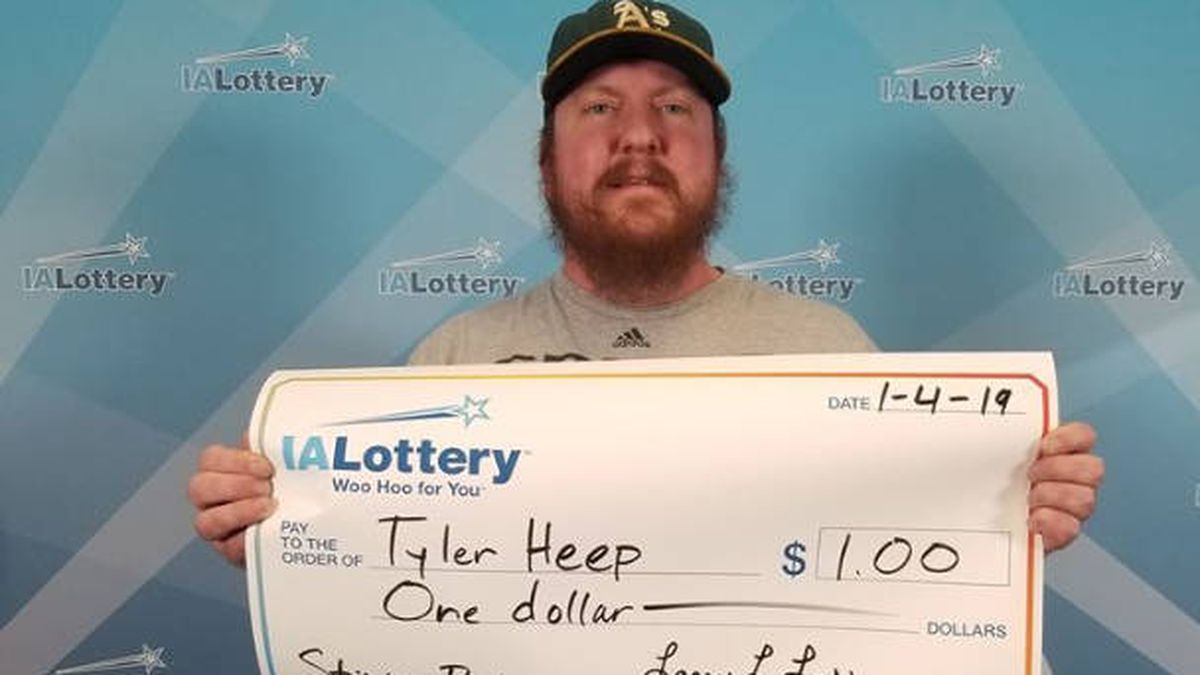 Gana un dólar a la lotería pero pide que le hagan una foto como a los millonarios