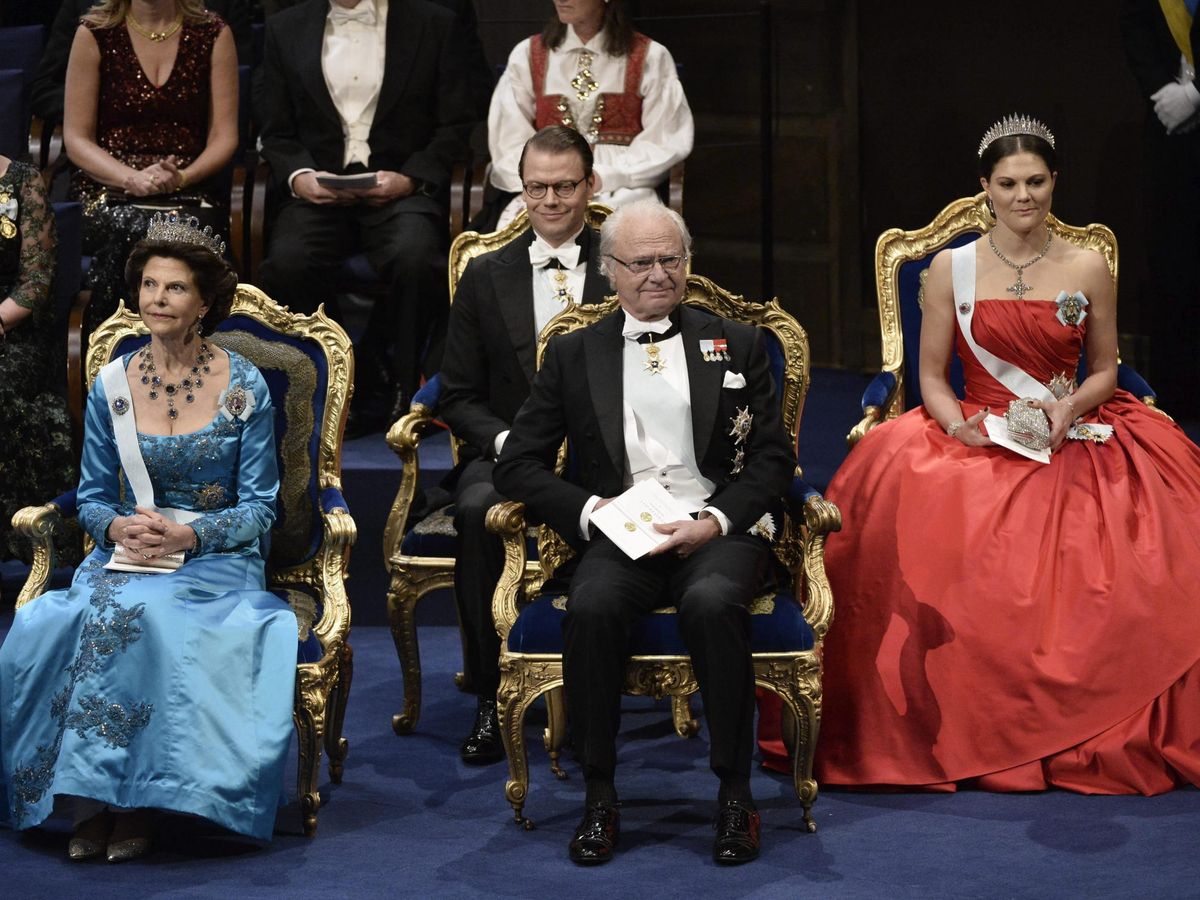 Foto: Los reyes de Suecia y la heredera del trono, en los Nobel de 2014. (EFE)