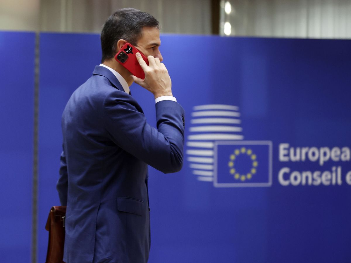 Foto: El presidente del Gobierno, Pedro Sánchez, durante la última jornada del Consejo Europeo de Bruselas, en la recta final de la presidencia española de la UE. (EFE/Olivier Hoslet)