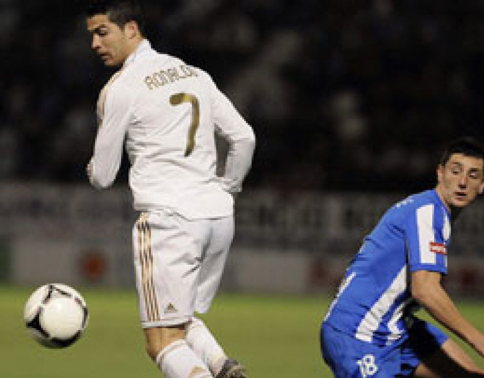 Foto: Mourinho deja que Cristiano Ronaldo se 'confiese' en Copa: juega, marca y puede ir en paz