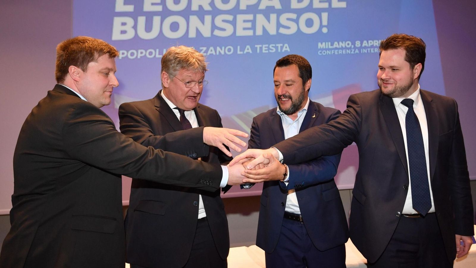 Foto: Salvini junto a Olli Kotro, de Verdaderos Finlandeses, o el copresidente de Alternativa Para Alemania. (EFE) 