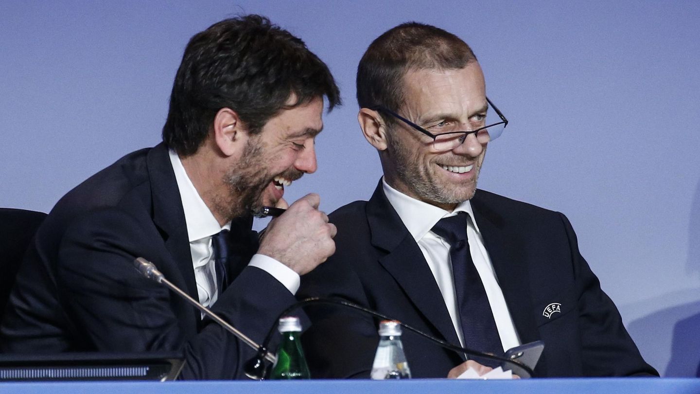 El presidente de la UEFA, Aleksander Ceferin y el presidente de la Juventus, Andrea Agnelli, charlan en un tono distendido durante una reunión. (Reuters)