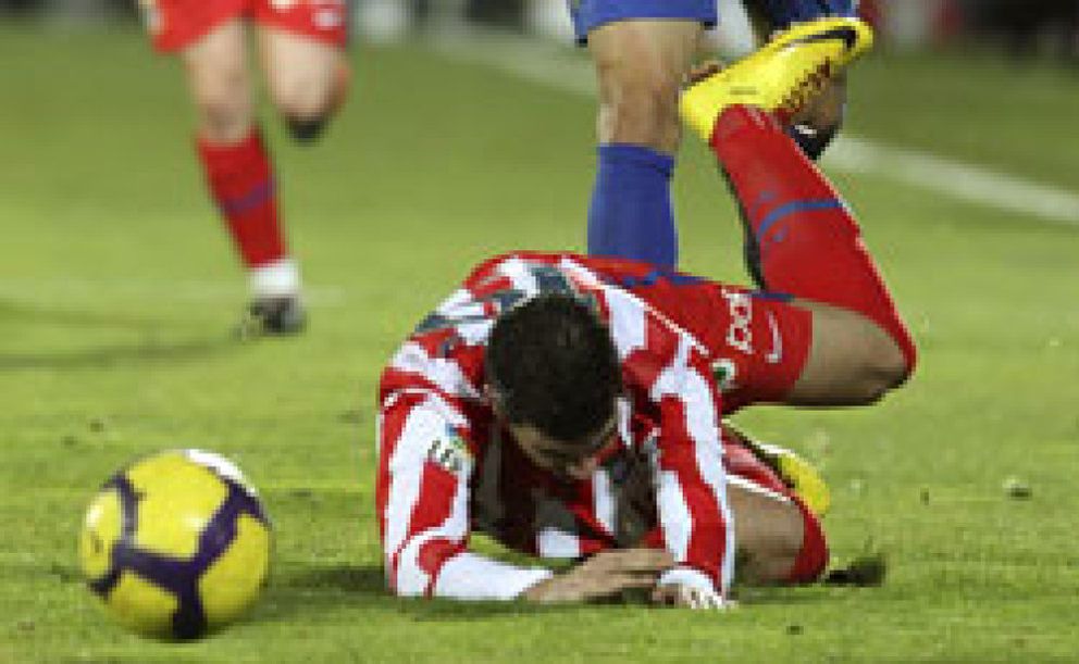 Foto: Insultos y números de descenso para el Atlético